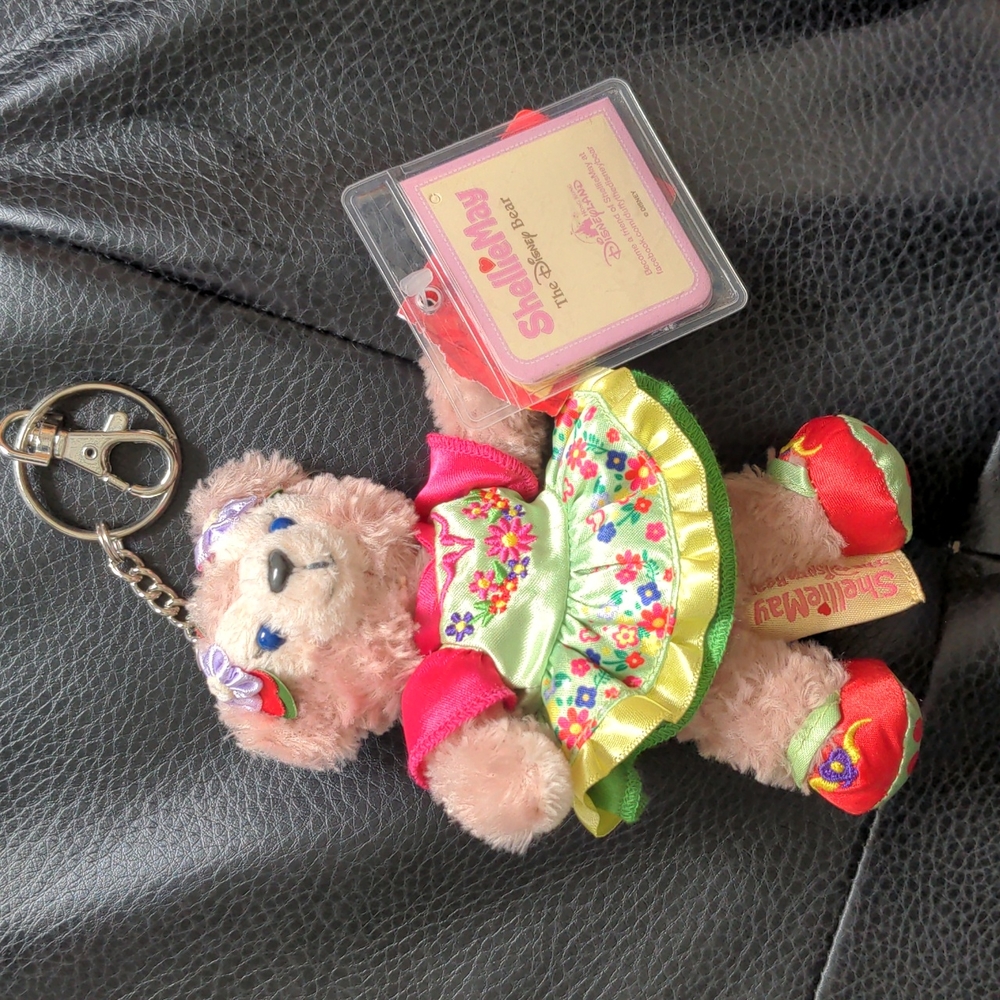 Limited NWT 🇭🇰 Hong Kong Disney Shelliemay Plush Key Chain
